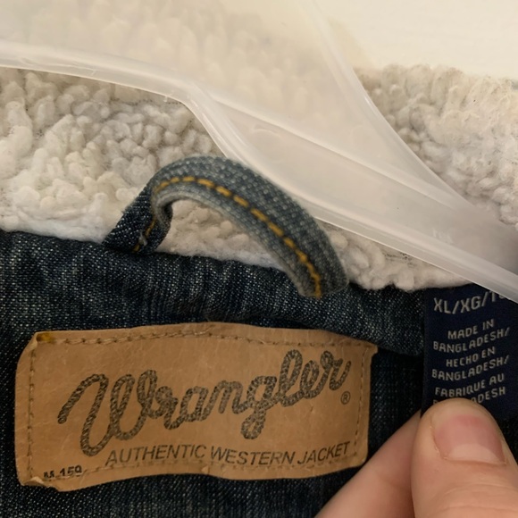 Wrangler Authentic Western Jacket trucker XL Sherpa with poly sleeves denim - Picture 2 of 4